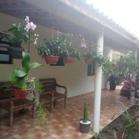 Suites Proximo Ao Rio Jaguareguava Em Bertioga Luaran gambar