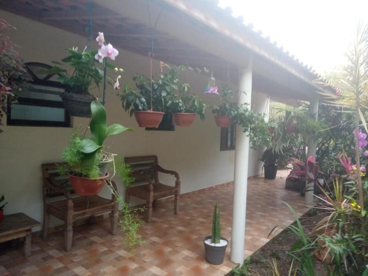 Suites Proximo Ao Rio Jaguareguava Em Bertioga Luaran gambar