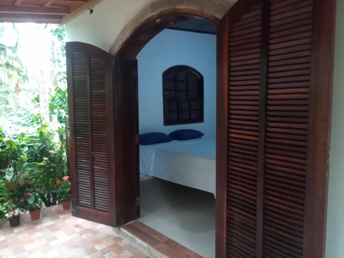 Suites Proximo Ao Rio Jaguareguava Em Bertioga Luaran gambar