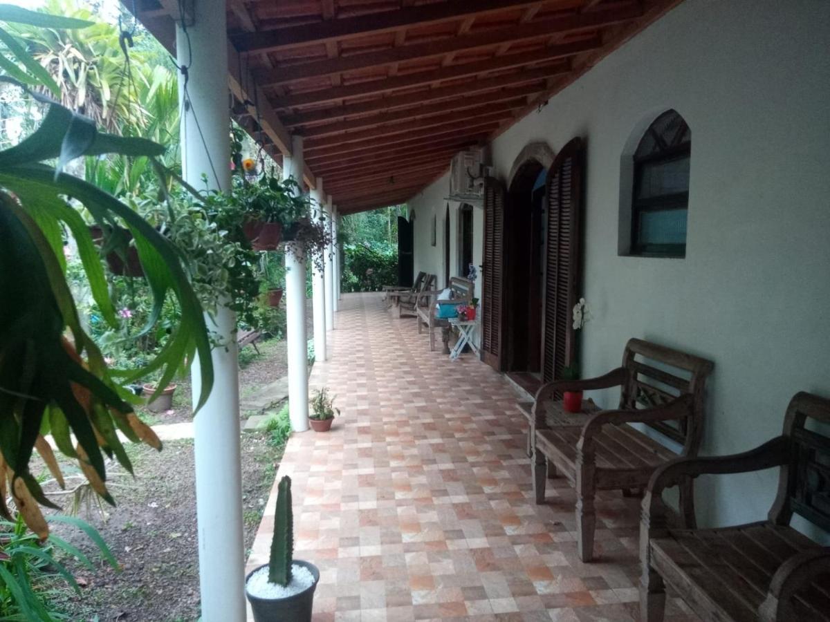 Suites Proximo Ao Rio Jaguareguava Em Bertioga Luaran gambar