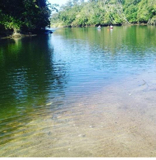 Suites Proximo Ao Rio Jaguareguava Em Bertioga Luaran gambar